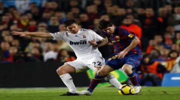 أرقام تشابي ألونسو في كلاسيكو ريال مدريد وبرشلونة تكشف دوره الحاسم في المواجهات التاريخية